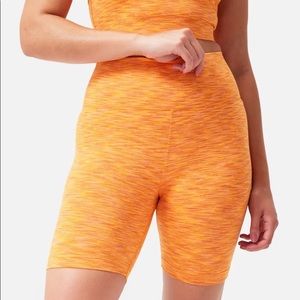 OV Flow 7” shorts in Tangerine